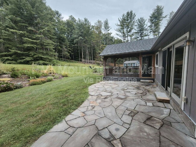 Building Photo - 53 Jump Cove Rd