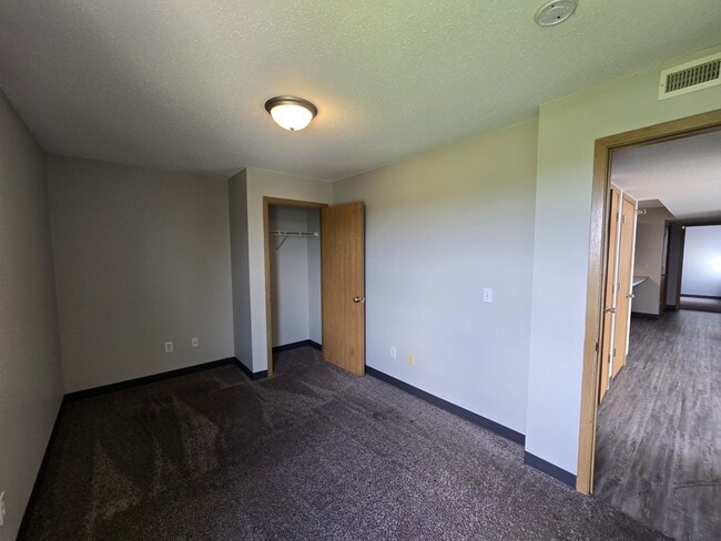 Building Photo - 60 Miller Ave SW