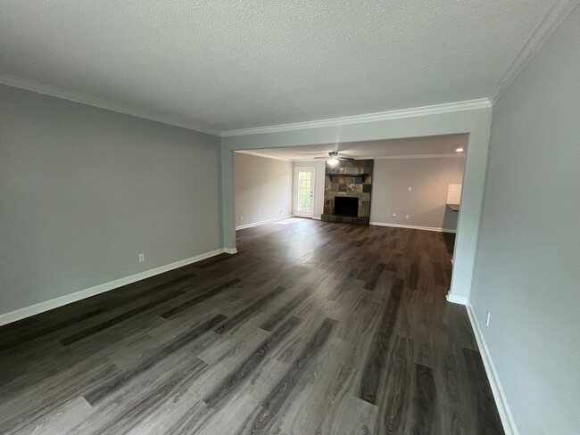 Building Photo - Sherwood Rental