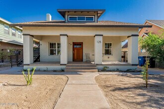 Building Photo - 125 N 11th Ave