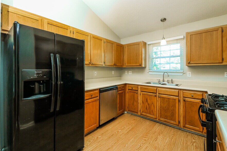 Building Photo - 2327 Wavetree Ln NW