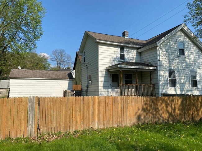 Building Photo - 3 Bed 1 Bath Single Family Home in Wausau ...