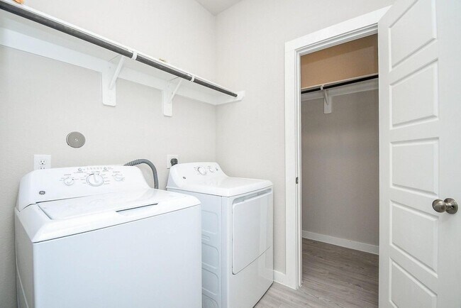 Building Photo - 21631 Coral Mist Dr