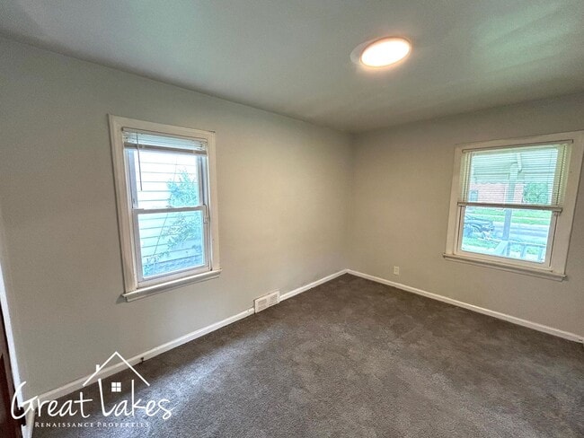 Building Photo - Charming 2 Bedroom 1 Bathroom now available for rent