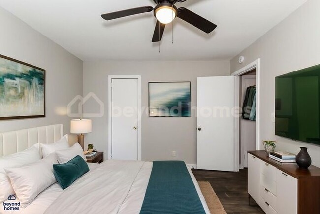 Building Photo - Updated Bungalow with Massive Deck and Fully Fenced Yard!