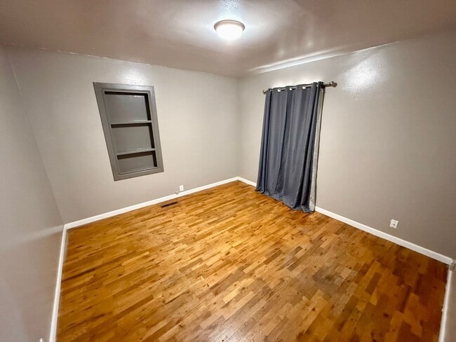 Building Photo - Adorable 3 bedroom 1.5 bathroom house for ...