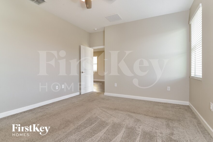 Building Photo - 1320 Oak Crest St