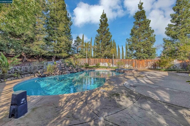 Building Photo - 4719 Golden Bear Dr