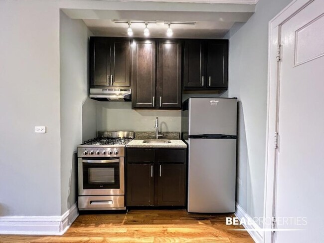 Building Photo - 0 bedroom in CHICAGO IL 60640