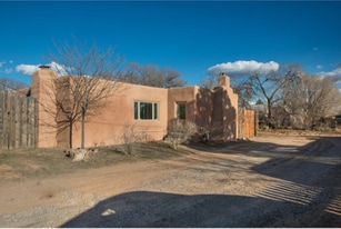 Building Photo - 513 La Joya St
