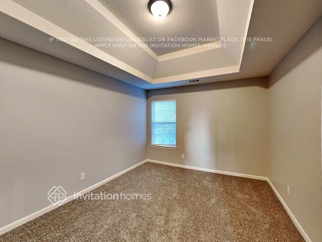 Building Photo - 6950 Foxmoor Way