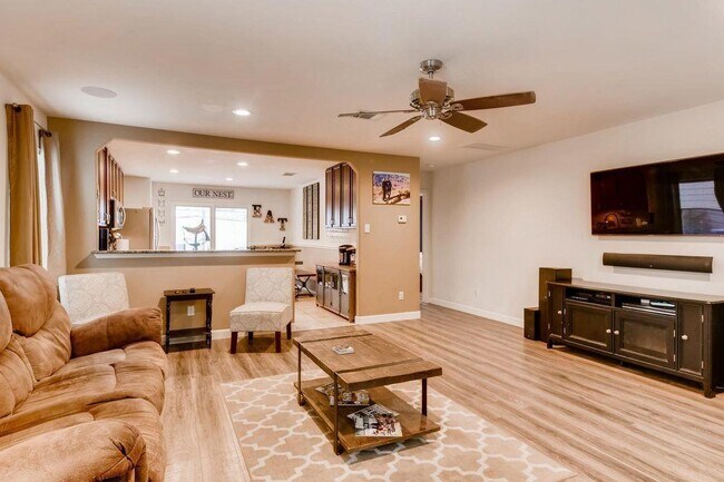 Building Photo - 11221 Autumn Ash Dr