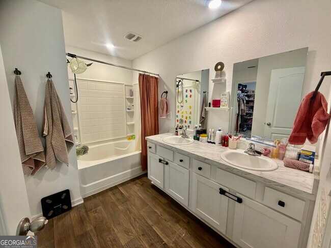 Building Photo - 90 Landing Blvd