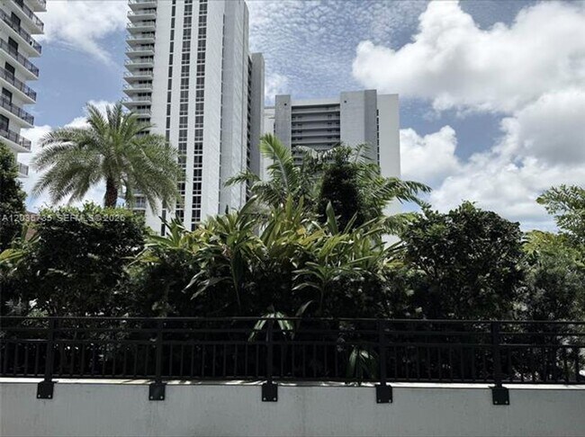 Building Photo - 16395 Biscayne Blvd