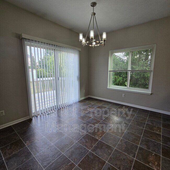 Building Photo - 6981 Sienna Dr SE