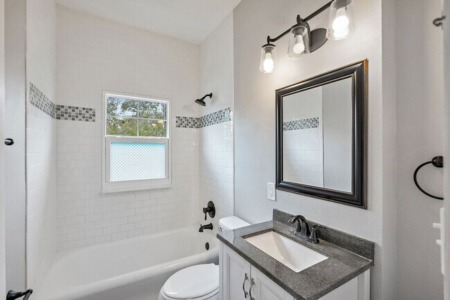 Building Photo - 134 22nd Ave N