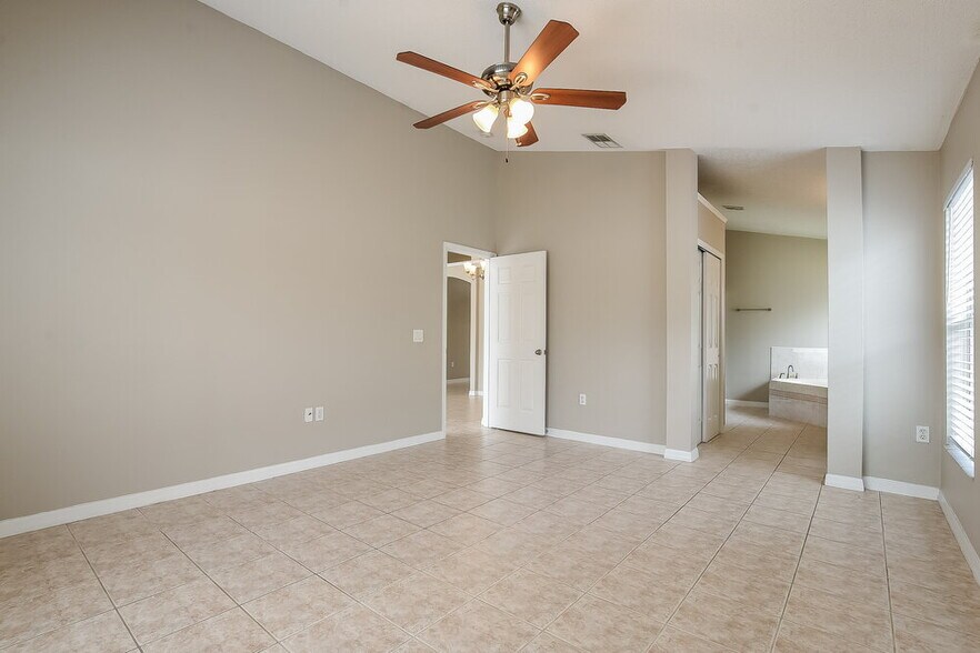 Building Photo - 4616 Falcon Ave