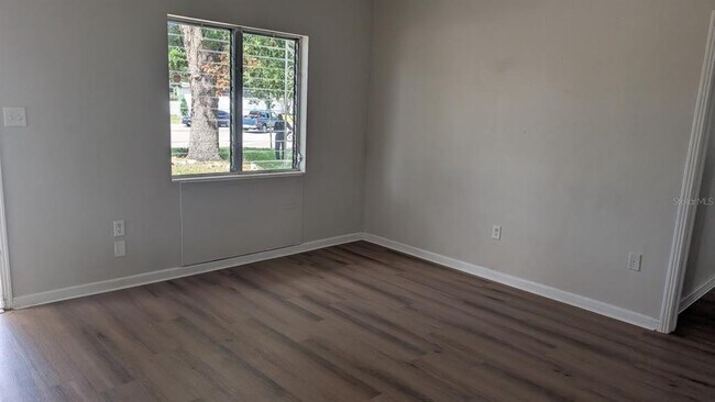Building Photo - 714 Governors Ave