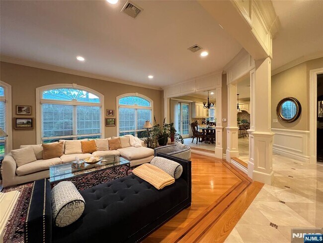 Building Photo - 22 Reiner Pl