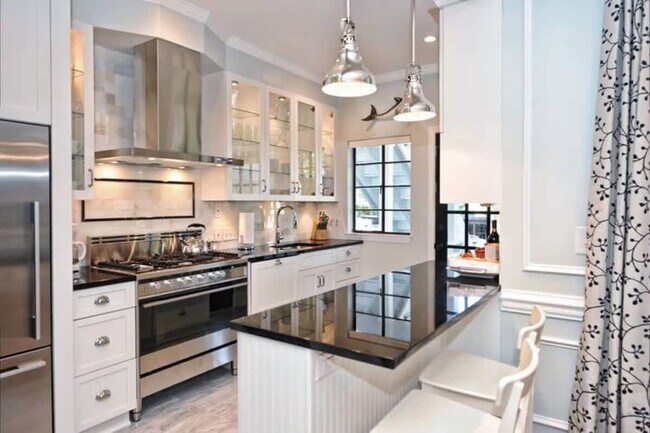 Building Photo - 600 Hermitage Ct