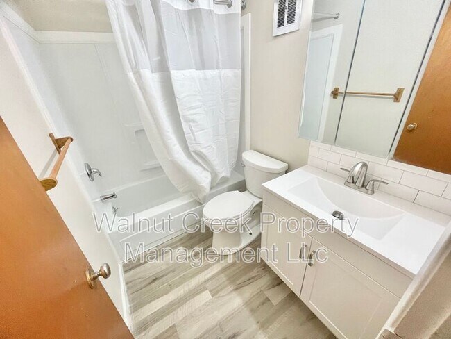 Building Photo - 5520 Beavercrest Dr