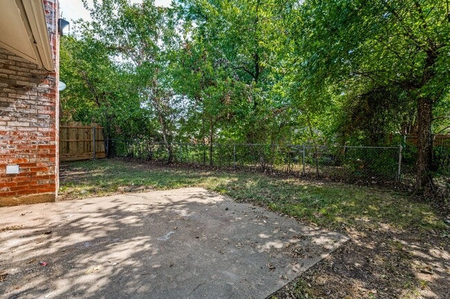 Building Photo - A Perfect Escape: 3 Bedroom House