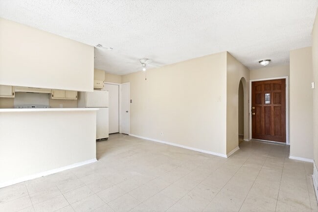 Building Photo - CASA ORO-4718