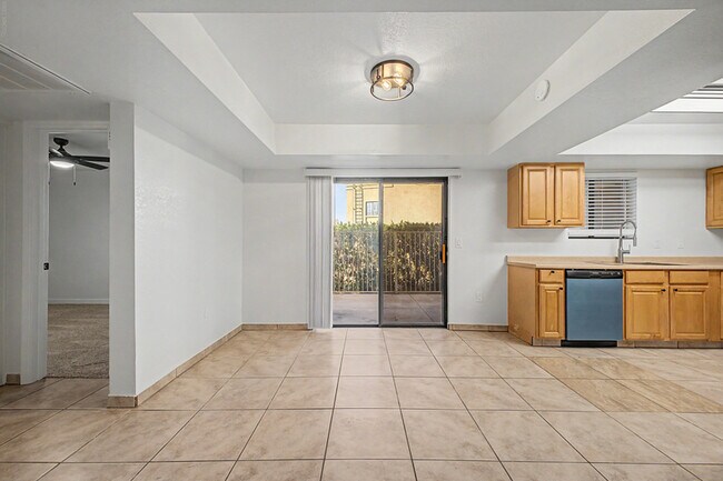 Building Photo - 16624 E Palisades Blvd