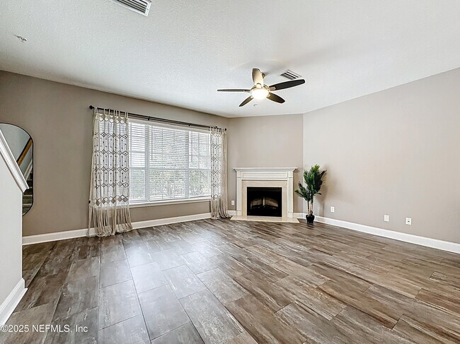 Building Photo - 4590 Capital Dome Dr