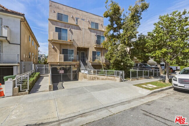 Building Photo - 3637 Dunn Dr