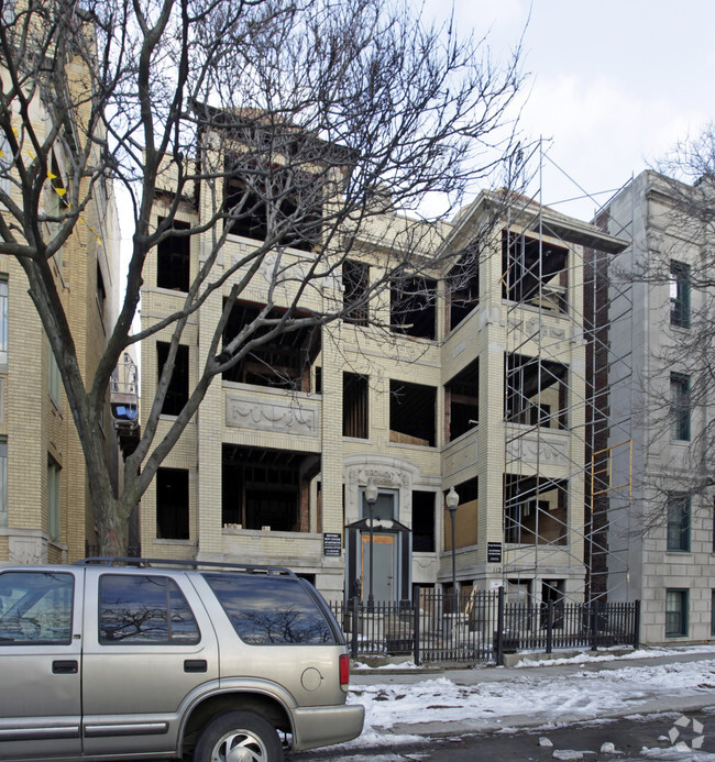 Building Photo - New Center Square