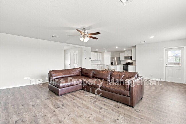 Building Photo - 913 Rolling River