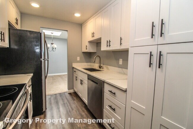 Building Photo - 9907 NE 124th St