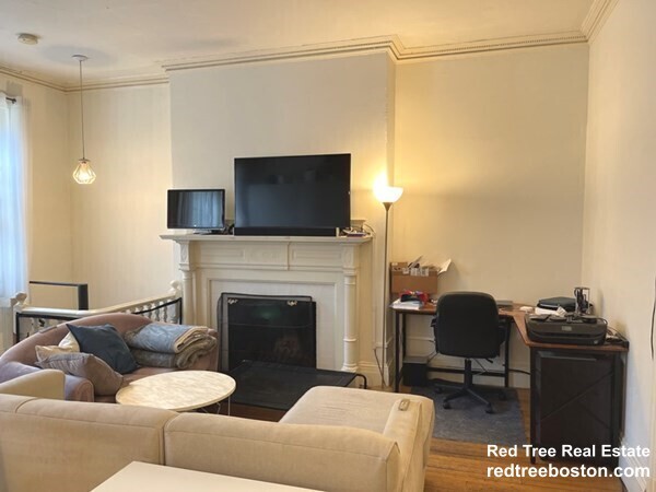 Building Photo - 509 Beacon St