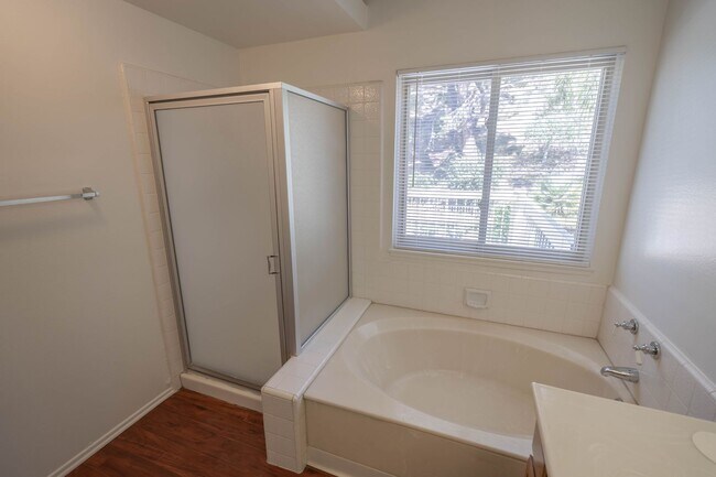 Building Photo - 24921 Chicory Ct