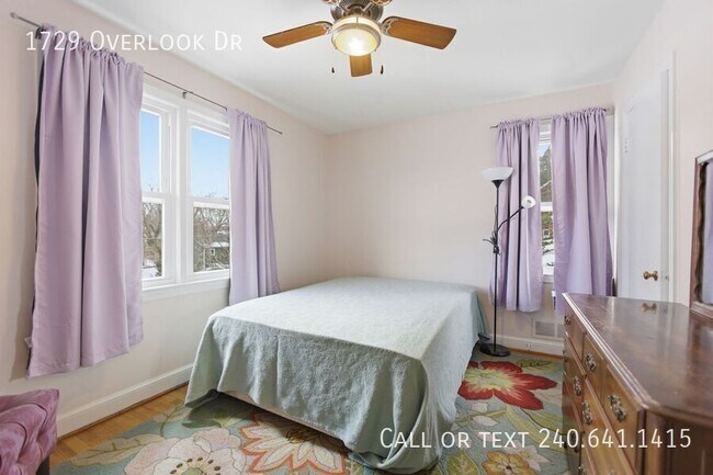 Building Photo - 1729 Overlook Dr