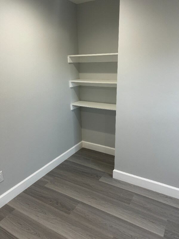 Building Photo - 7814 1/2 Lindley Ave