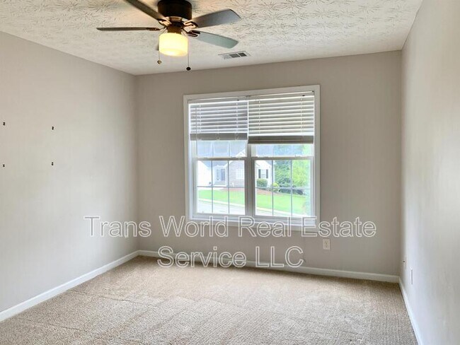 Building Photo - 4442 Keenly Valley Dr NE