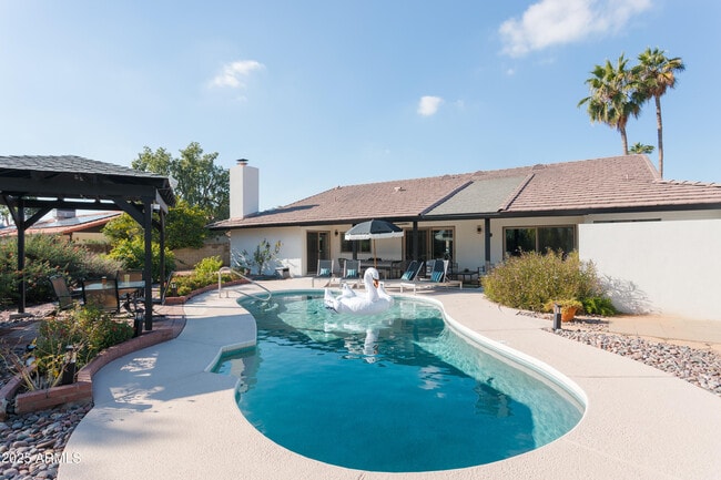 Building Photo - 12271 N 74th St