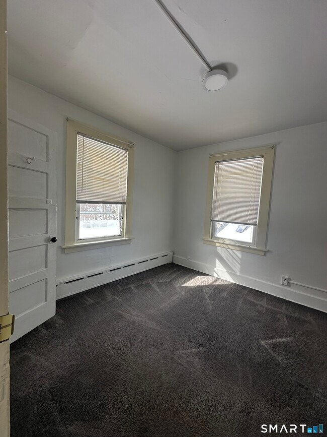 Building Photo - 28 George St