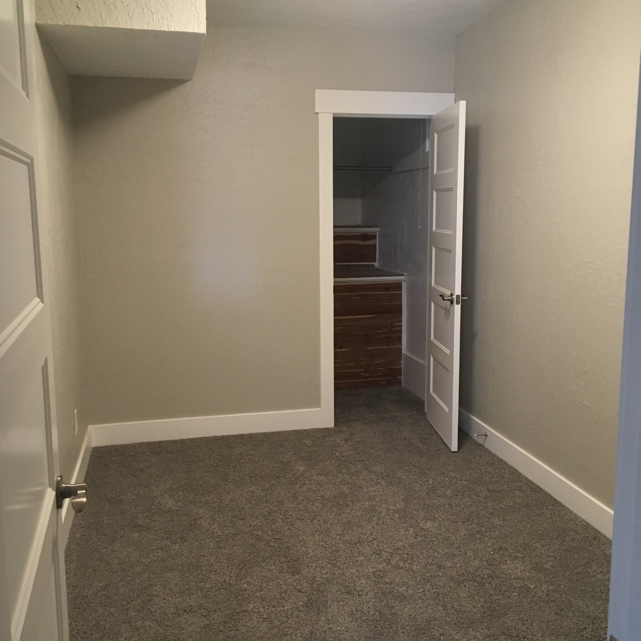 Building Photo - 301 N. Almond Street #5