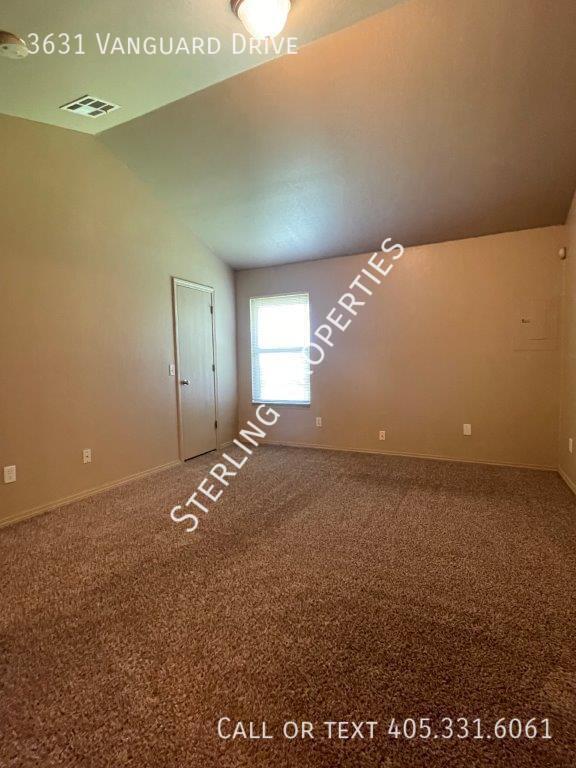 Building Photo - 3631 Vanguard Dr