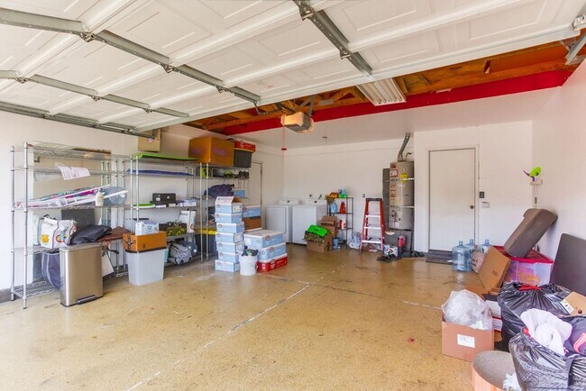 Building Photo - Charming Two Story 3 BR Home Available Mid June!