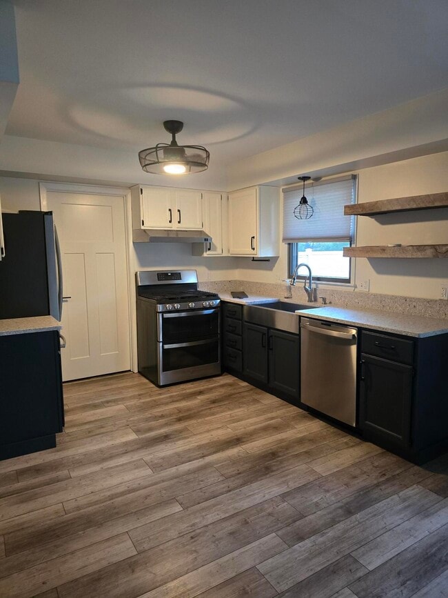 Building Photo - 2344 E Textile Rd