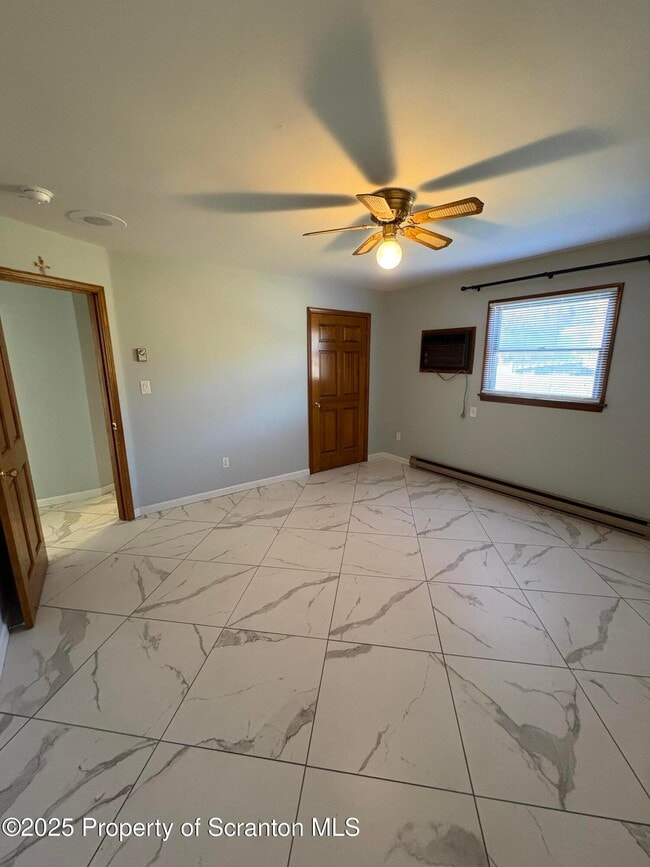 Building Photo - 559 Penn Ave