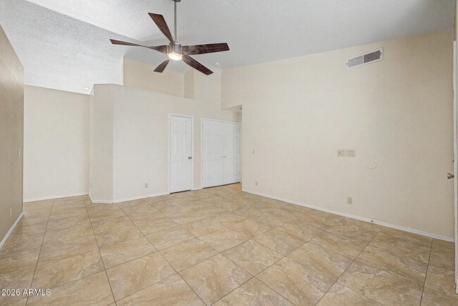 Building Photo - 933 N 94th Pl
