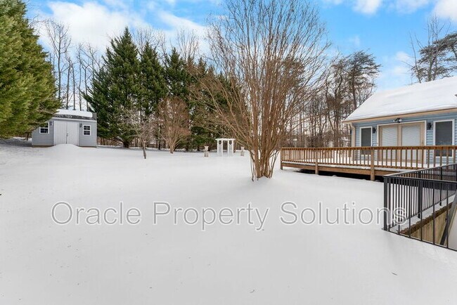 Building Photo - 8009 Frontier Dr