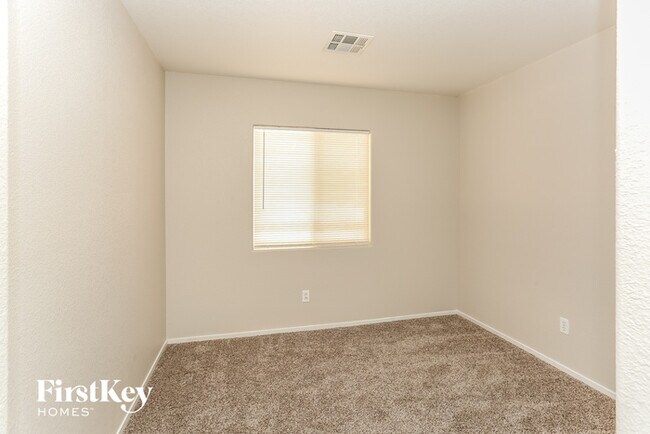 Building Photo - 5260 Paradise Valley Ave