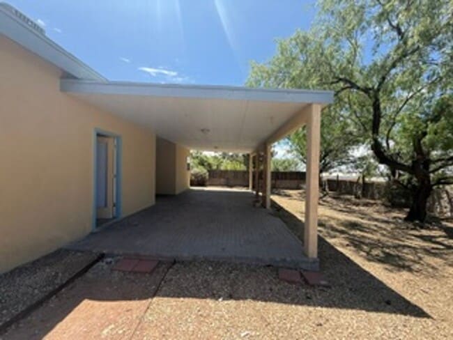 Building Photo - 3923 Ramrod Forge