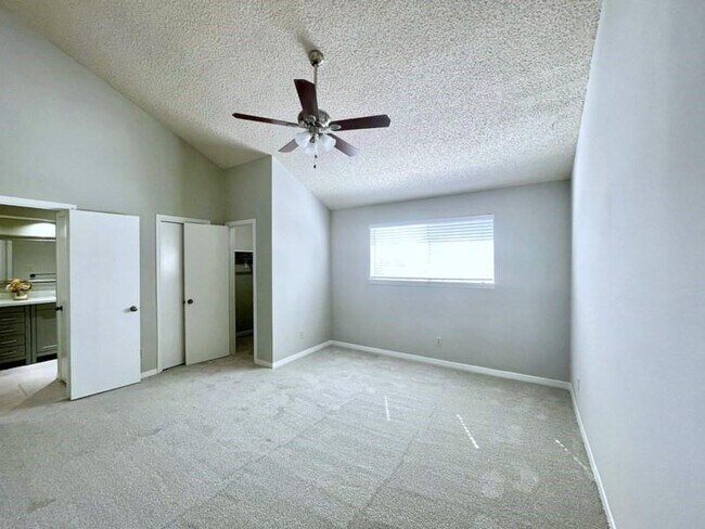 Building Photo - 9242 Westwood Village Dr
